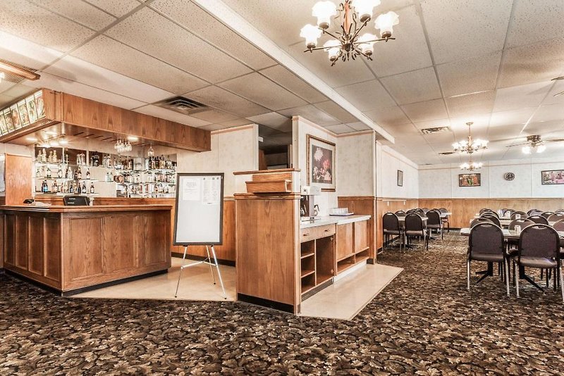 Knights Inn Moose Jaw