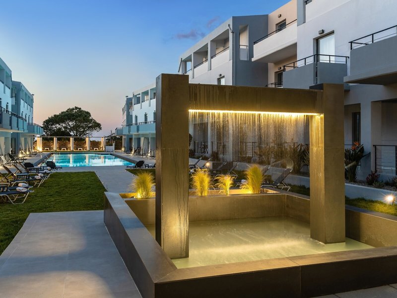 Sunrise Village Hotel 8