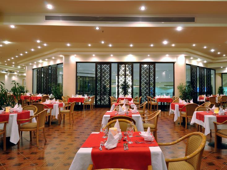 Grand Oasis Resort 2
