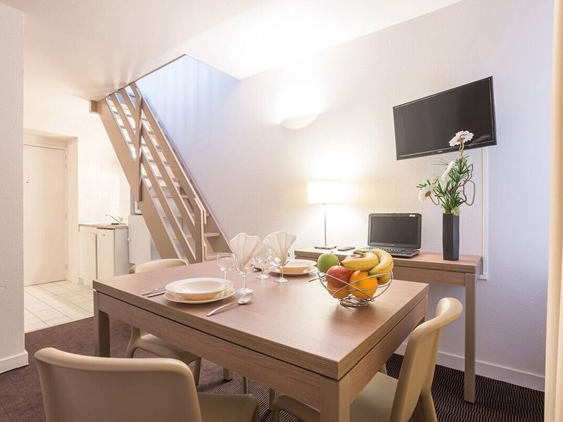 Zenitude Hotel-Residences Versailles Saint Cyr L Ecole 17