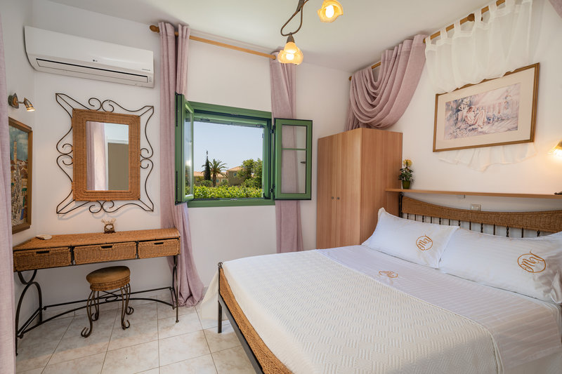 Monambeles Villas 10