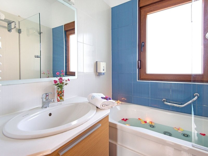 Horizon Line Villas 48 - Bathroom Example