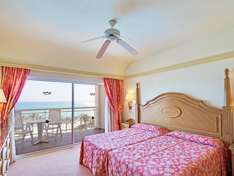 Hotel Riu Palace Tres Islas 19
