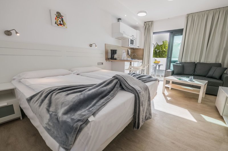 Bahia Calma & Las Pardelas 12