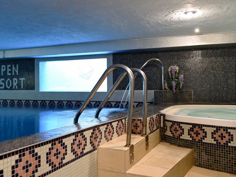 Alpen Resort Hotel  8