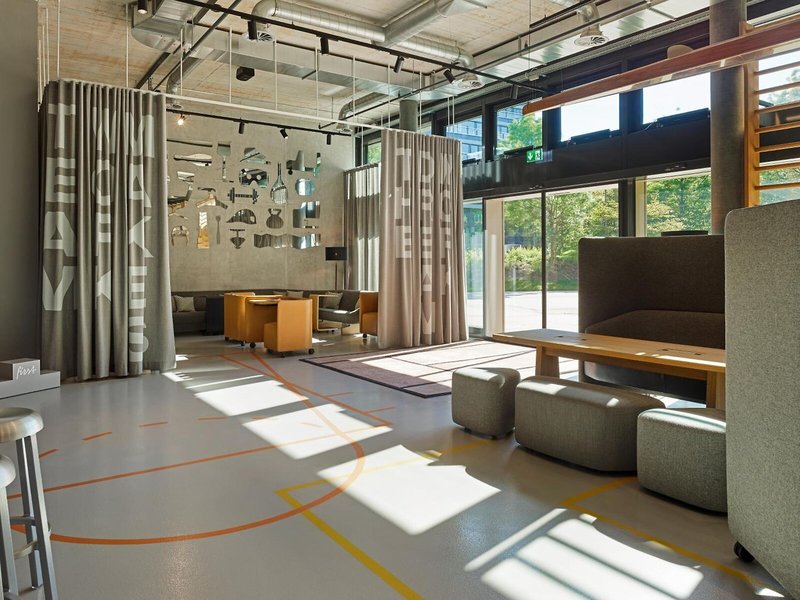 25hours Hotel Zürich West 9 - Lounge / Lobby