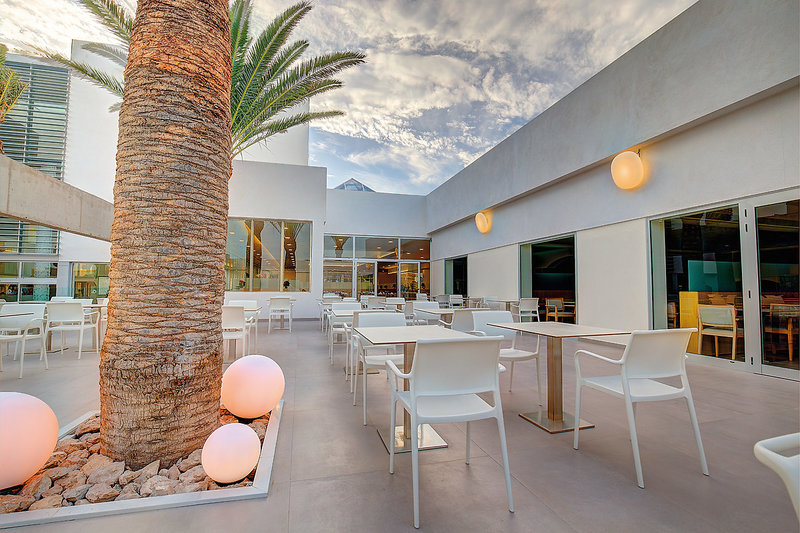 SBH Monica Beach Resort 13