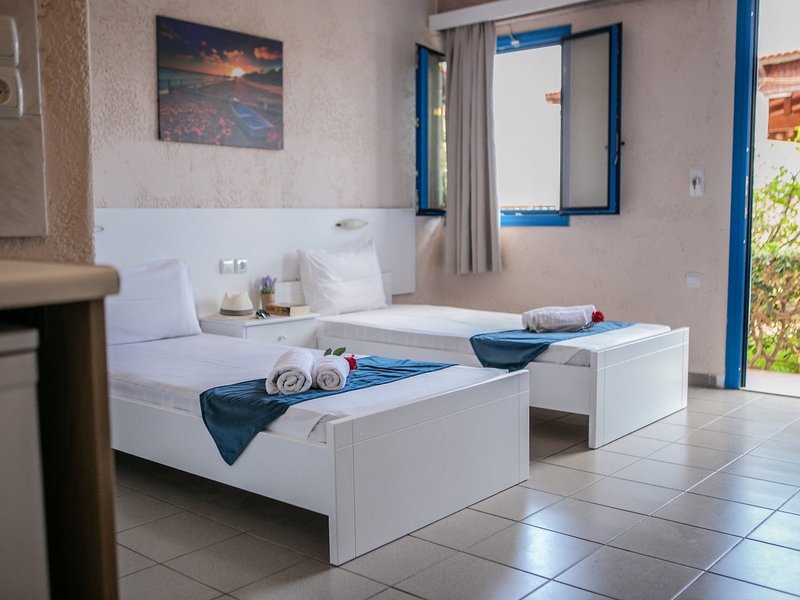 Mareva Apartments 12