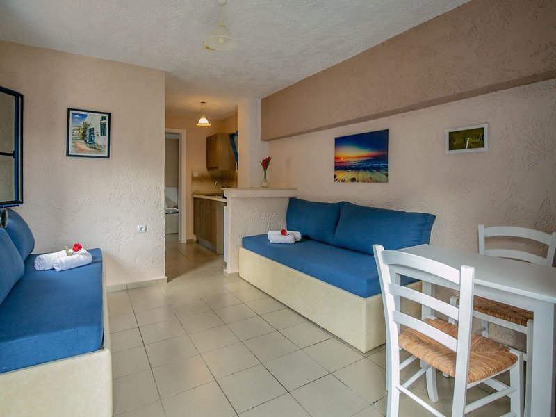 Mareva Apartments 13