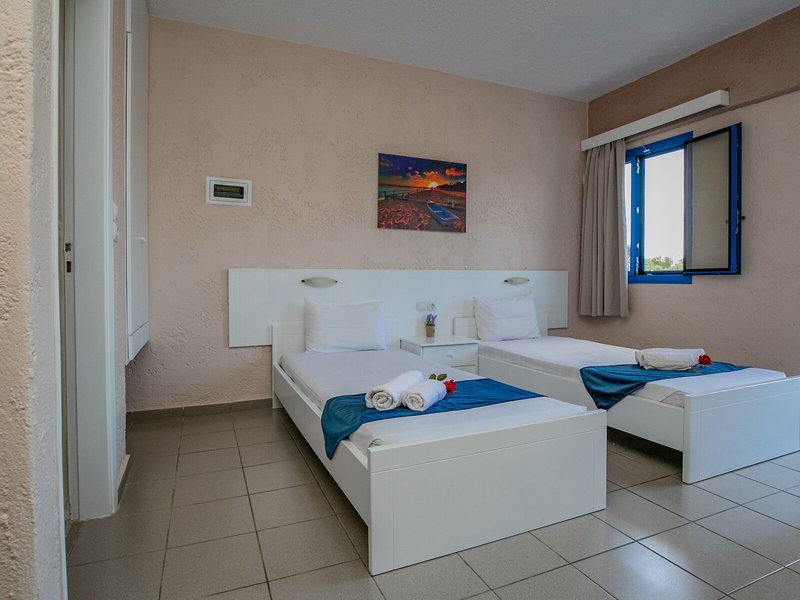 Mareva Apartments 15