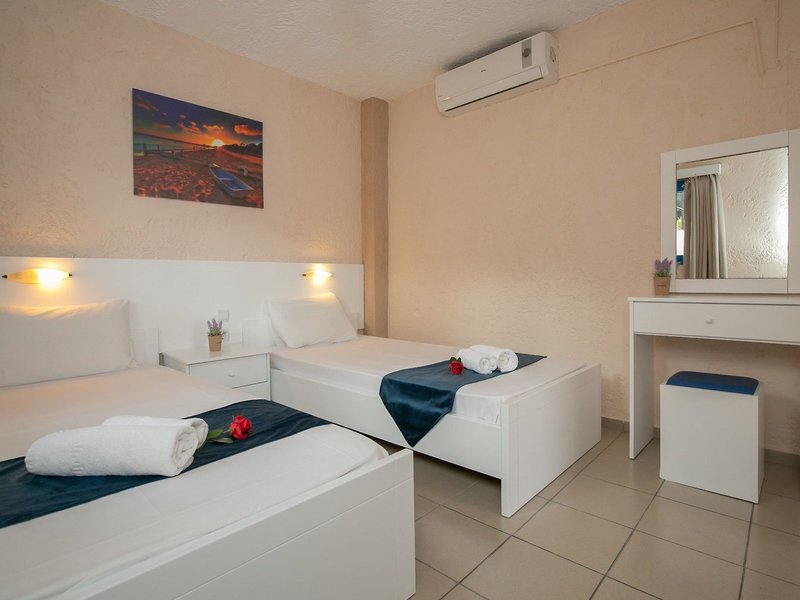 Mareva Apartments 20