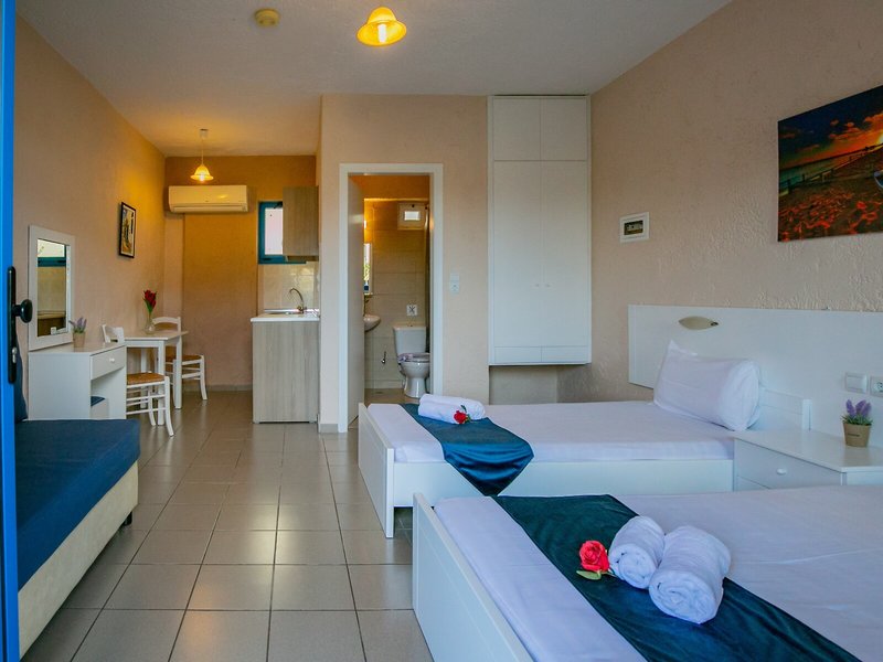 Mareva Apartments 22