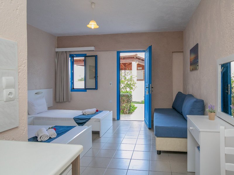 Mareva Apartments 23