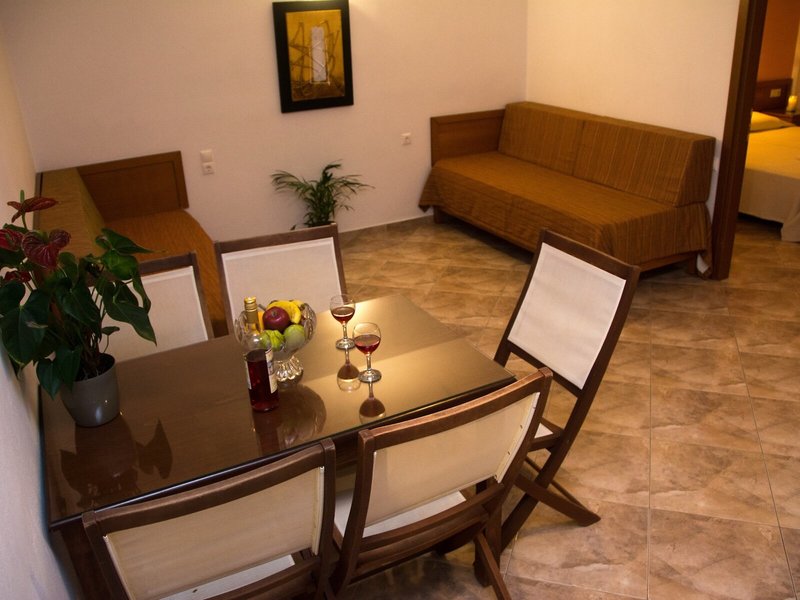 Ippoliti Village 21
