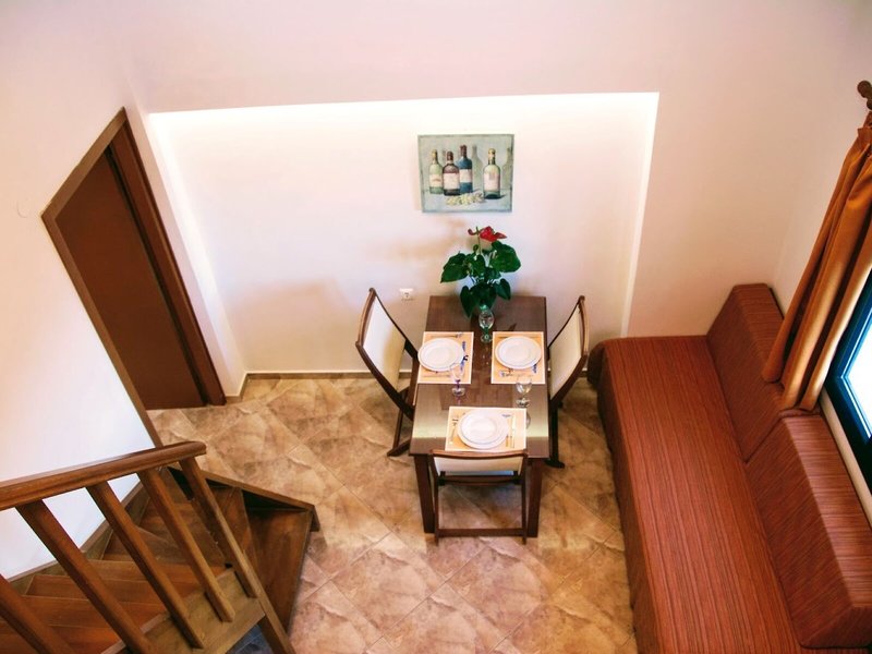 Ippoliti Village 22
