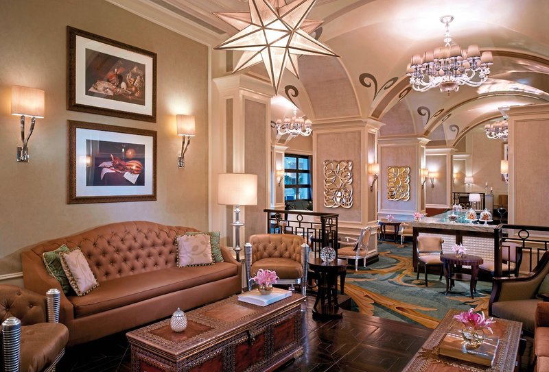 The Ritz-Carlton Abu Dhabi, Grand Canal 17