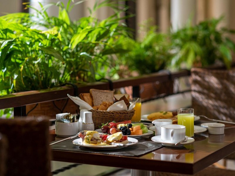 The Ritz-Carlton Abu Dhabi, Grand Canal 30