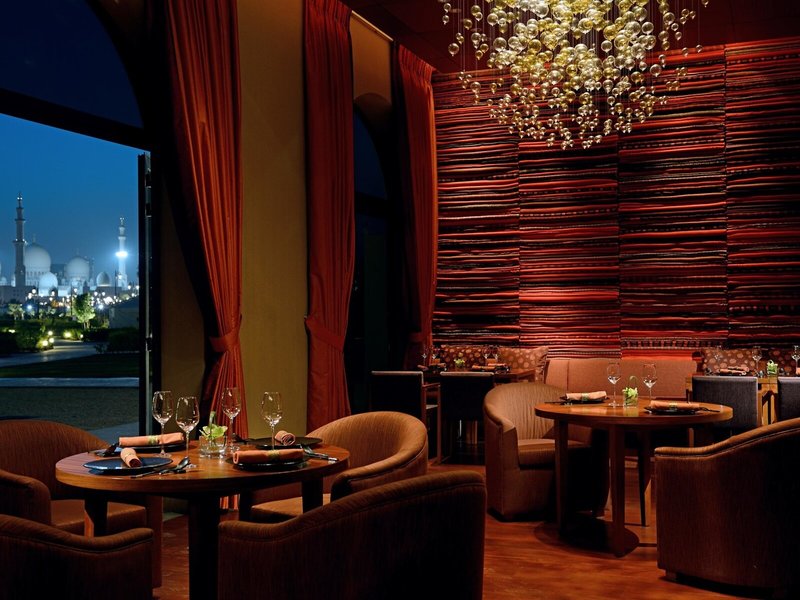 The Ritz-Carlton Abu Dhabi, Grand Canal 32