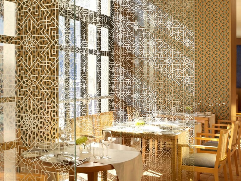 The Ritz-Carlton Abu Dhabi, Grand Canal 33