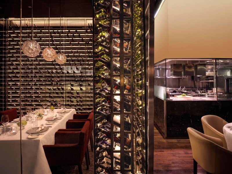 The Ritz-Carlton Abu Dhabi, Grand Canal 35