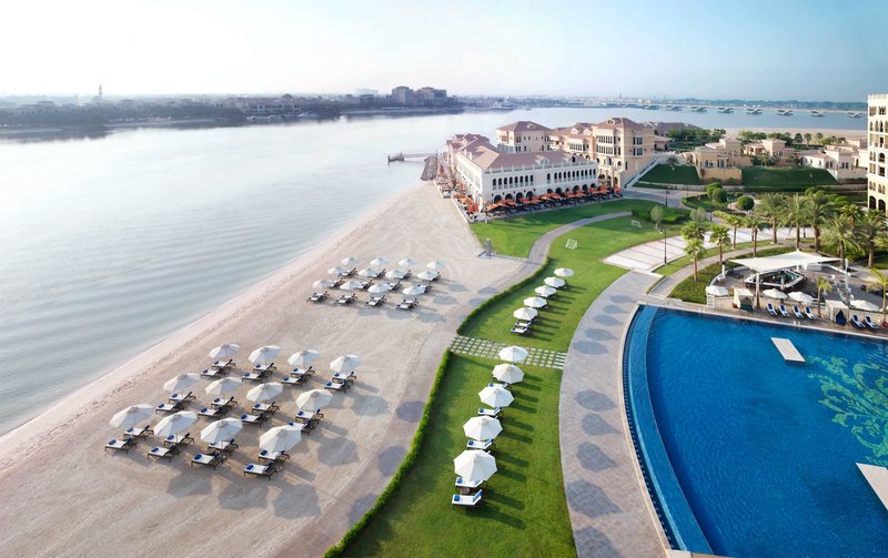 The Ritz-Carlton Abu Dhabi, Grand Canal 16