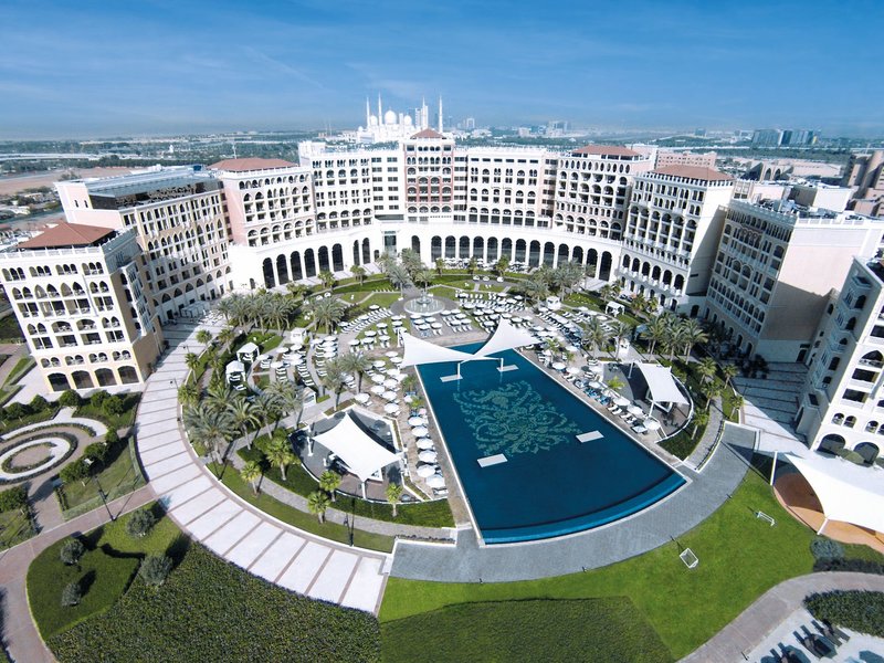 The Ritz-Carlton Abu Dhabi, Grand Canal 17