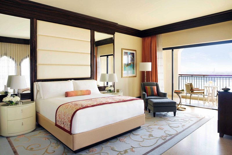 The Ritz-Carlton Abu Dhabi, Grand Canal 25
