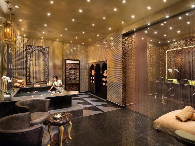 Bahi Ajman Palace Hotel 16