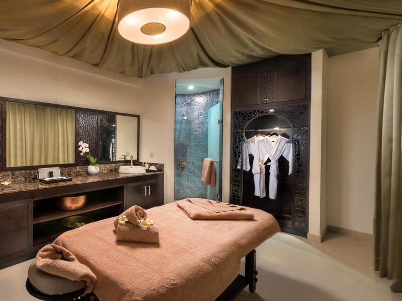 Bahi Ajman Palace Hotel 32