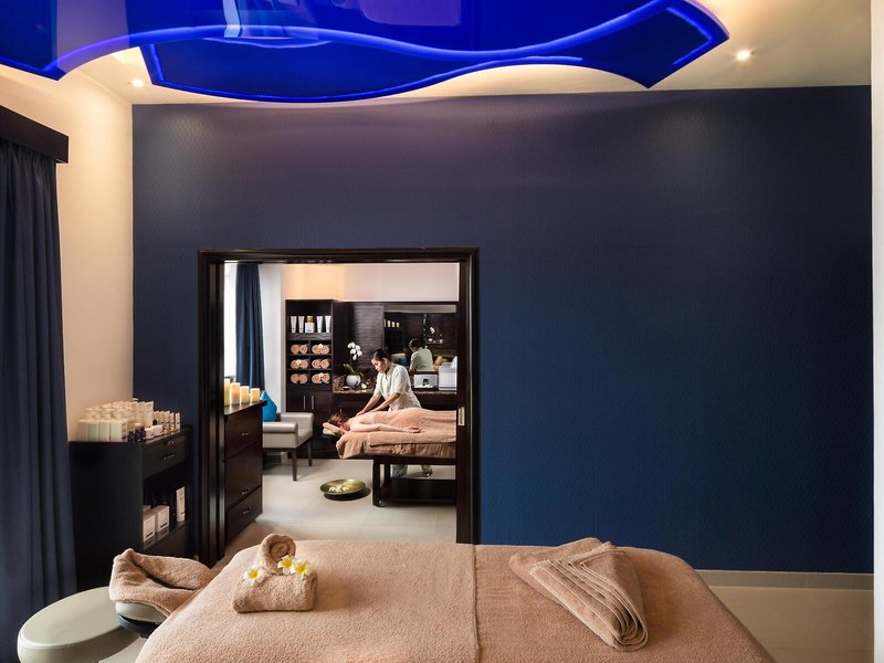 Bahi Ajman Palace Hotel 36