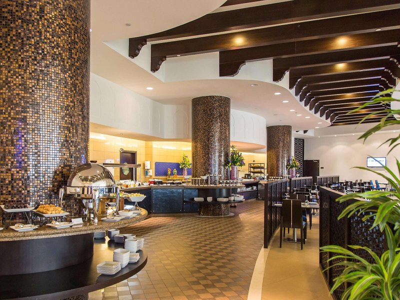 Bahi Ajman Palace Hotel 14