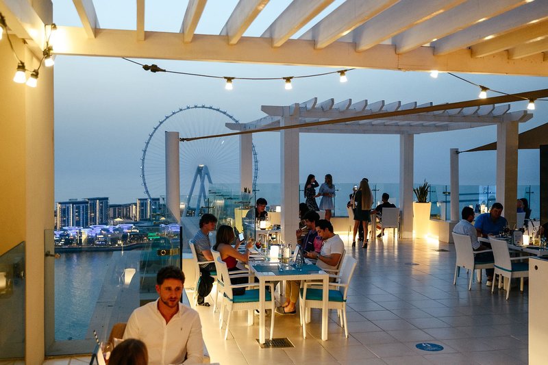 Hilton Dubai Jumeirah 9 - Bar