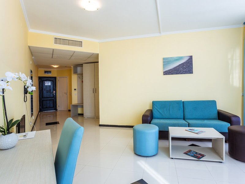 Blue Pearl 15 - Room Example