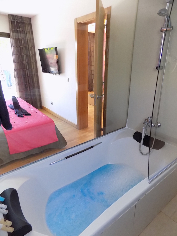 R2 Romantic Fantasia Suites 6