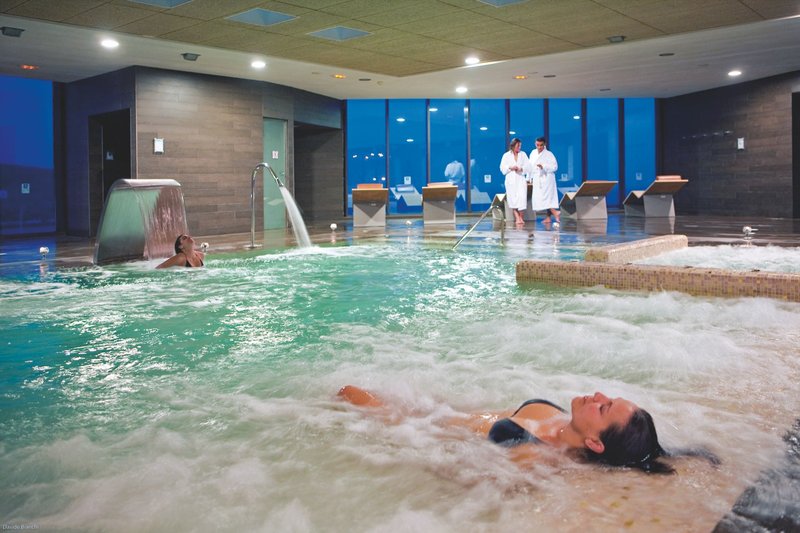 R2 Romantic Fantasia Suites 28