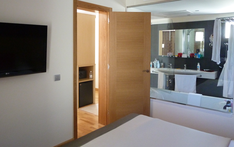 R2 Romantic Fantasia Suites 12