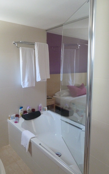 R2 Romantic Fantasia Suites 13