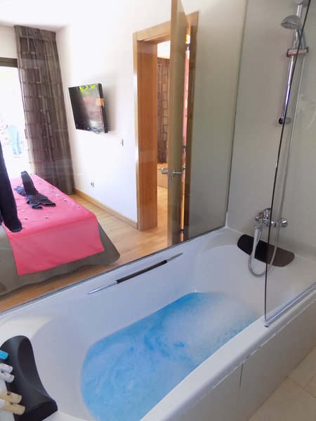 R2 Romantic Fantasia Suites 21