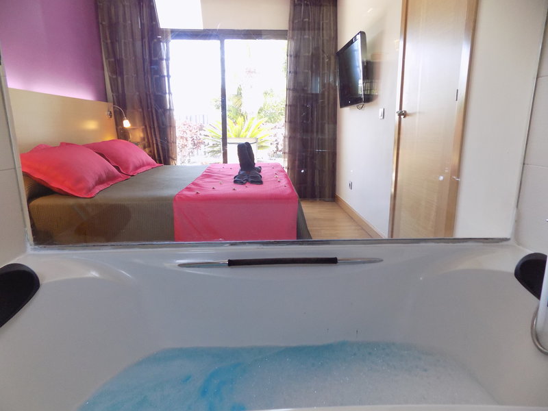 R2 Romantic Fantasia Suites 24