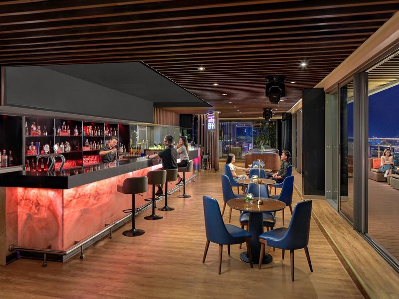 Novotel Saigon Centre 17