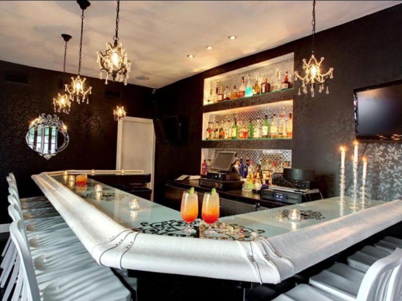 Suites of Dorchester 12