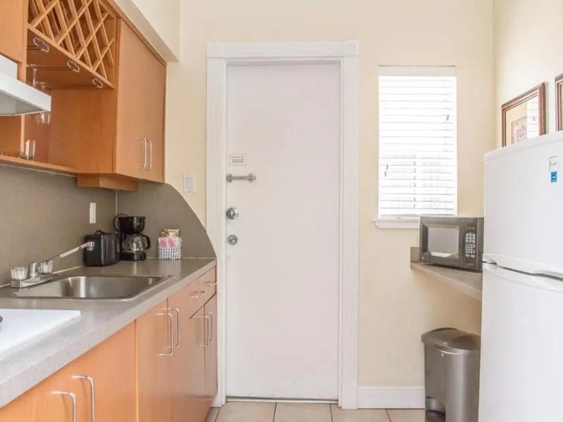 Suites of Dorchester 30