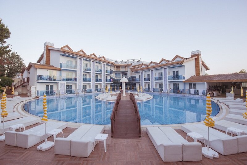 Ocean Blue High Class Hotel 3