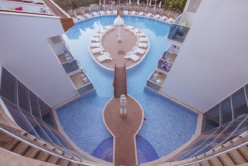 Ocean Blue High Class Hotel 5