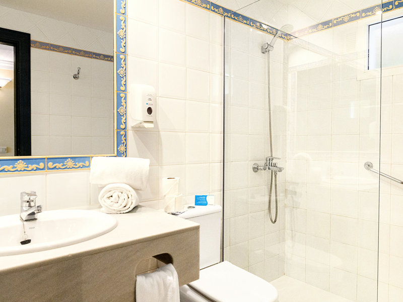 R2 Buganvilla Hotel & Spa 14