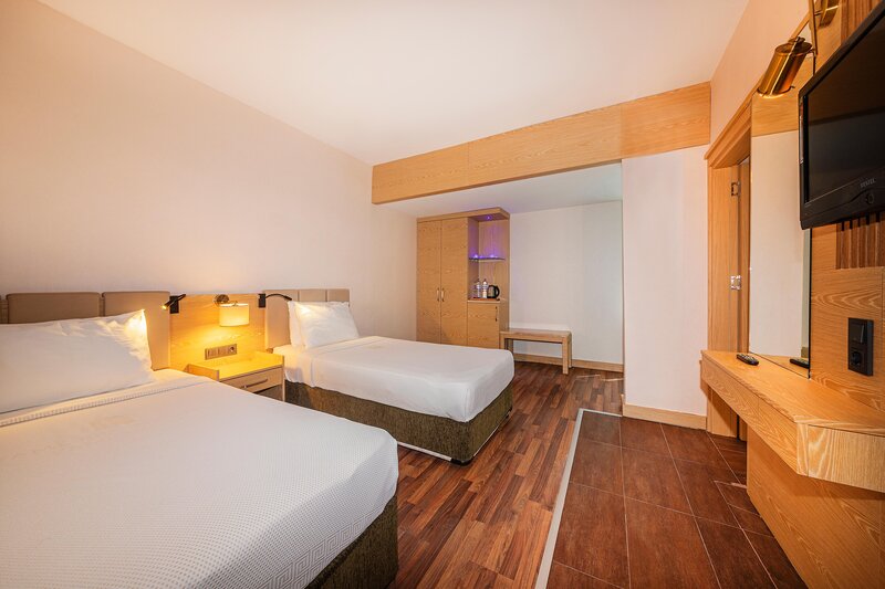 Fame Beach Hotel 35