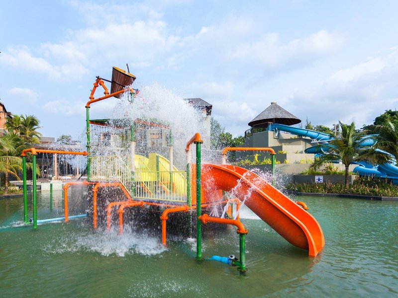 Mai Khaolak Beach Resort & Spa 9