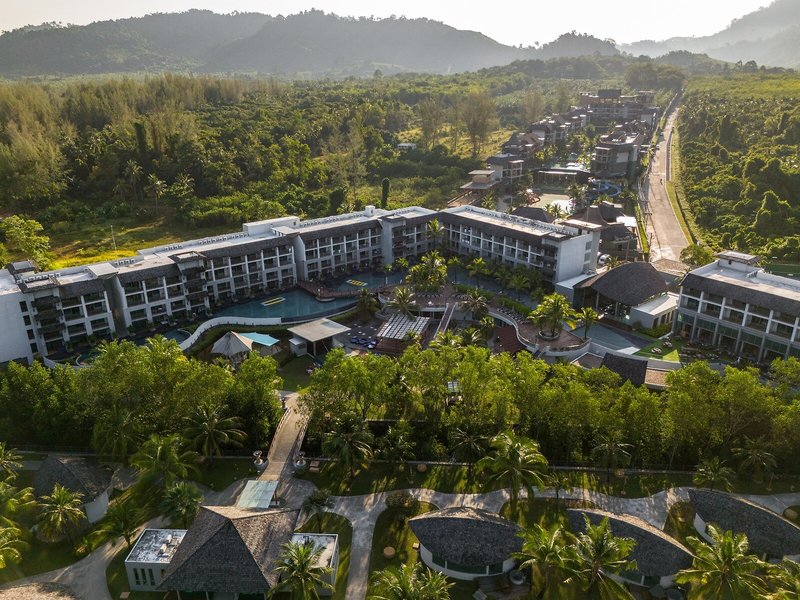 Mai Khaolak Beach Resort & Spa 2