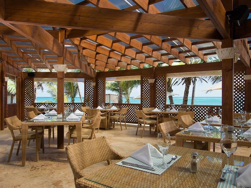 Vik Cayena Beach Club 24