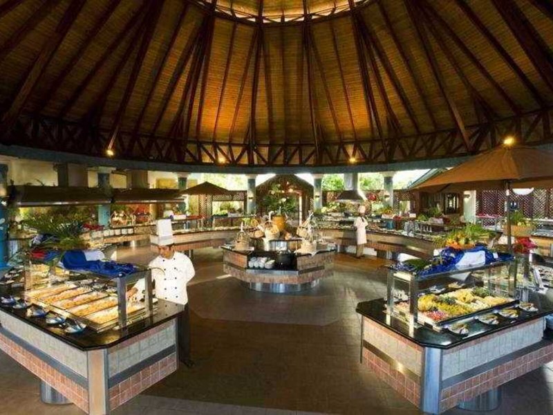 Vik Cayena Beach Club 31